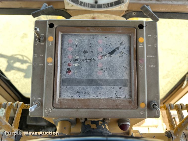 image for item OE9182 1986 Caterpillar  140G motor grader