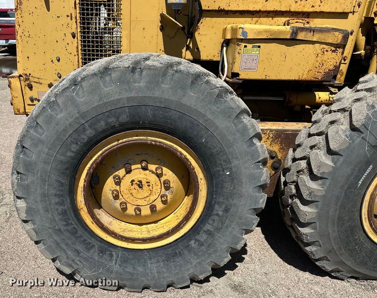 image for item OE9182 1986 Caterpillar  140G motor grader