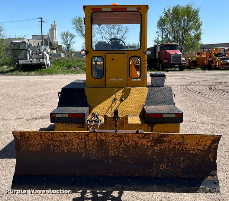 image for item OE9184 1991 Broce RJ300 broom