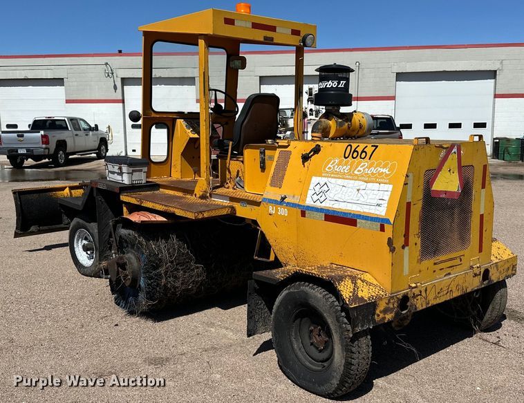 image for item OE9184 1991 Broce RJ300 broom