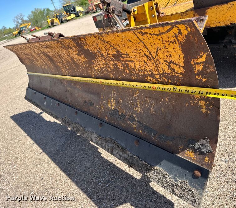 image for item OE9184 1991 Broce RJ300 broom