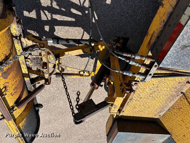 image for item OE9184 1991 Broce RJ300 broom