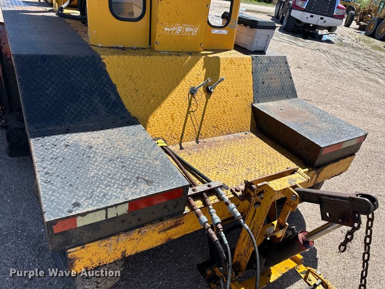 image for item OE9184 1991 Broce RJ300 broom