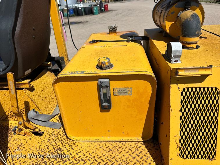 image for item OE9184 1991 Broce RJ300 broom