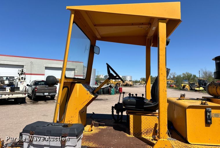 image for item OE9184 1991 Broce RJ300 broom