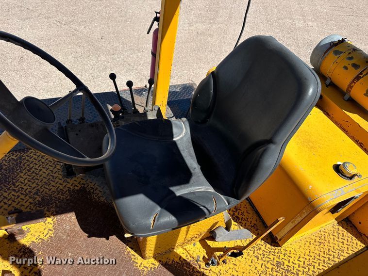 image for item OE9184 1991 Broce RJ300 broom