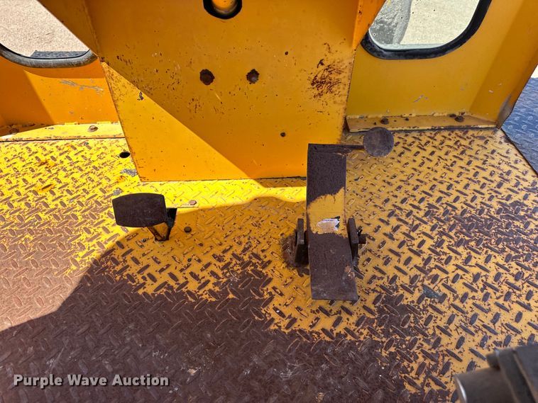 image for item OE9184 1991 Broce RJ300 broom