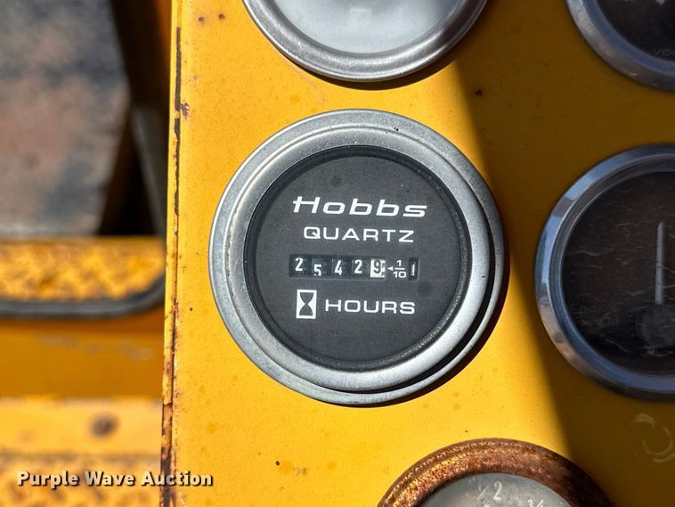 image for item OE9184 1991 Broce RJ300 broom