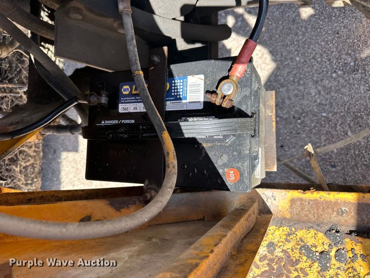 image for item OE9184 1991 Broce RJ300 broom