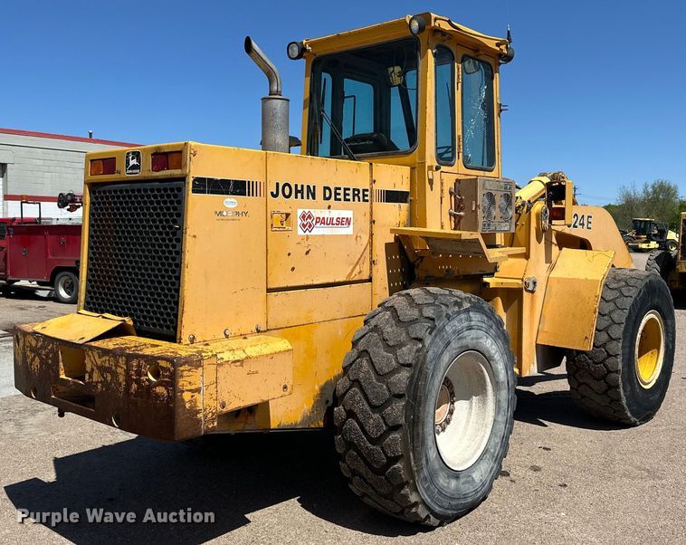 image for item OE9185 1989 John Deere  624E wheel loader