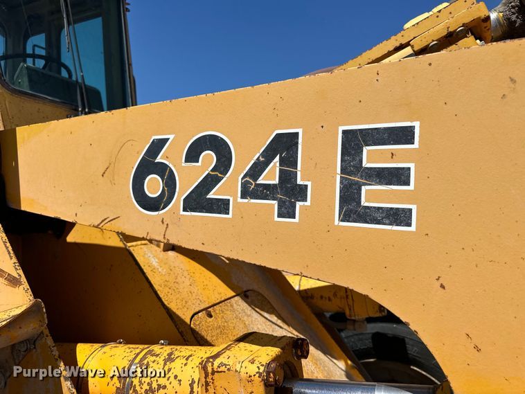 image for item OE9185 1989 John Deere  624E wheel loader
