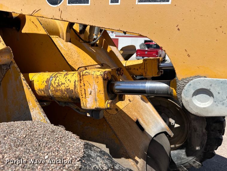 image for item OE9185 1989 John Deere  624E wheel loader