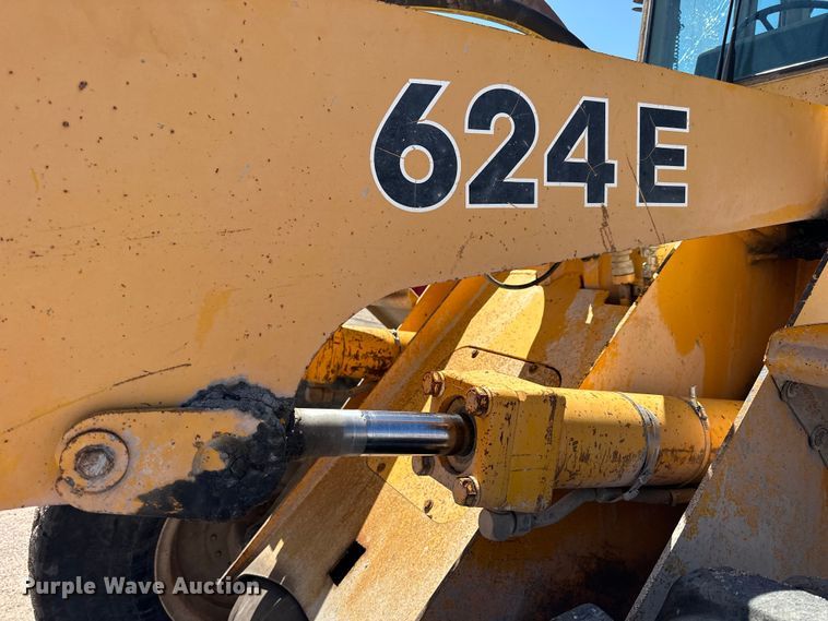 image for item OE9185 1989 John Deere  624E wheel loader