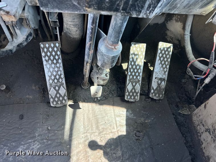 image for item OE9185 1989 John Deere  624E wheel loader