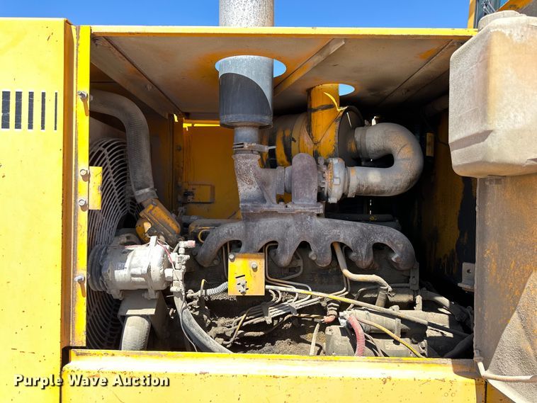 image for item OE9185 1989 John Deere  624E wheel loader