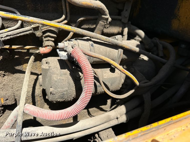 image for item OE9185 1989 John Deere  624E wheel loader