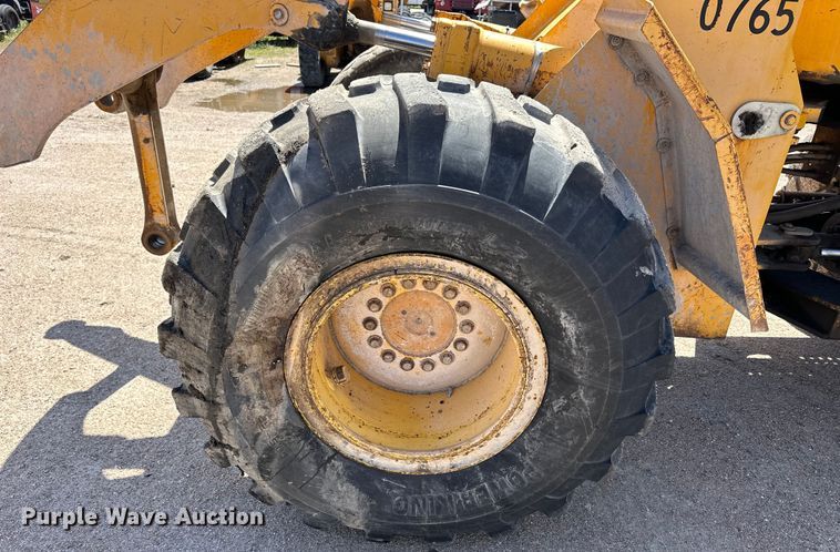 image for item OE9185 1989 John Deere  624E wheel loader