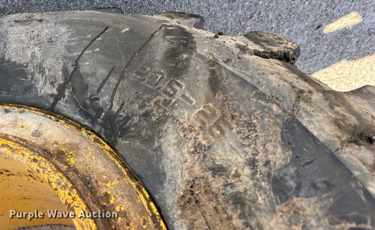 image for item OE9185 1989 John Deere  624E wheel loader