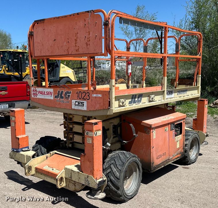 image for item OE9186 2007 JLG 260MRT scissor lift