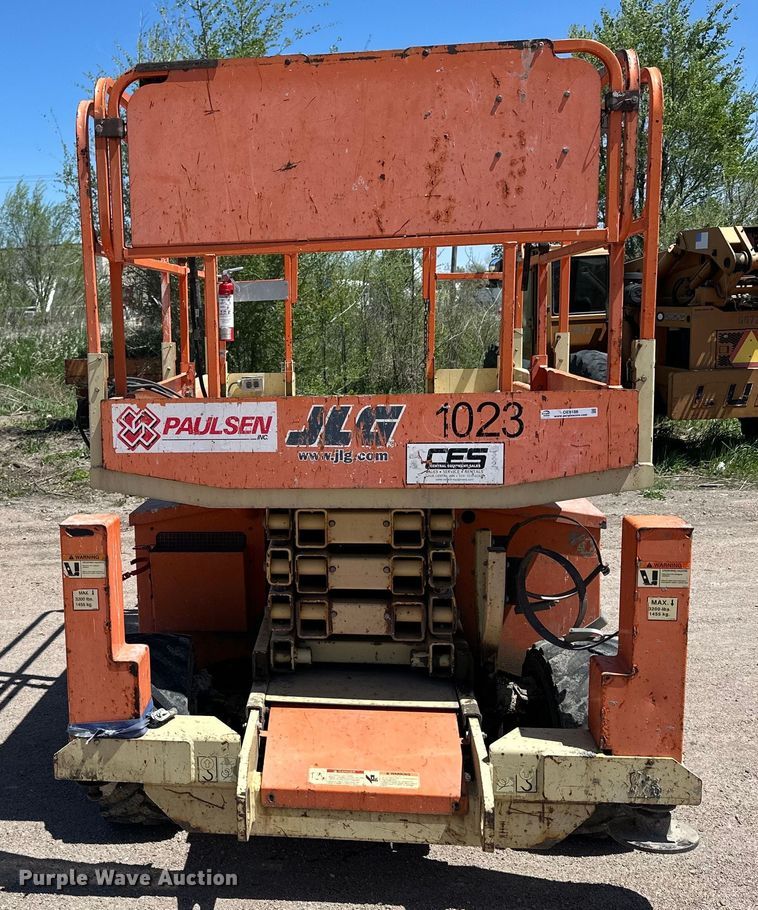 image for item OE9186 2007 JLG 260MRT scissor lift