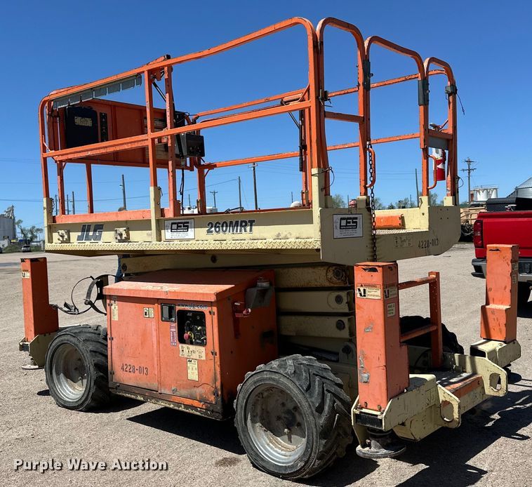 image for item OE9186 2007 JLG 260MRT scissor lift