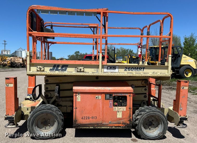 image for item OE9186 2007 JLG 260MRT scissor lift