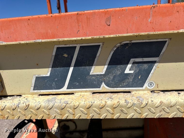 image for item OE9186 2007 JLG 260MRT scissor lift