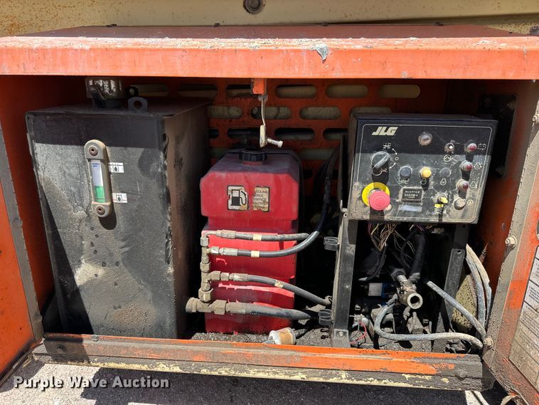 image for item OE9186 2007 JLG 260MRT scissor lift