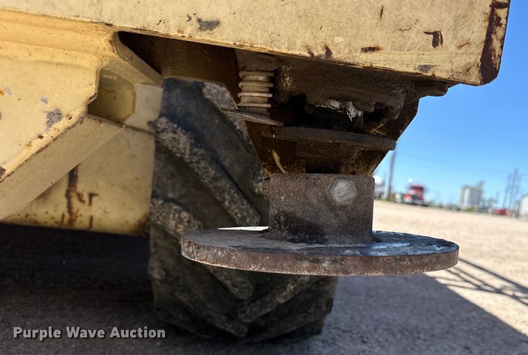 image for item OE9186 2007 JLG 260MRT scissor lift