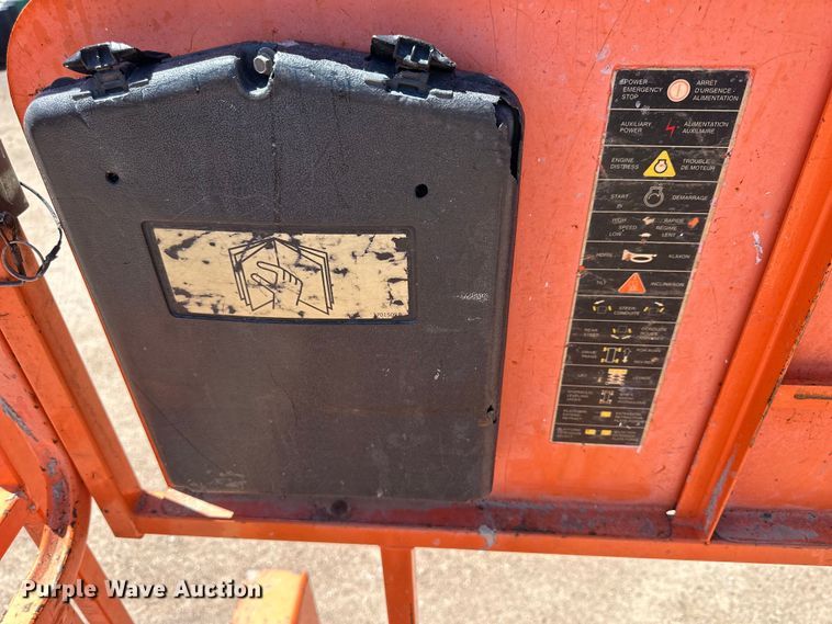 image for item OE9186 2007 JLG 260MRT scissor lift