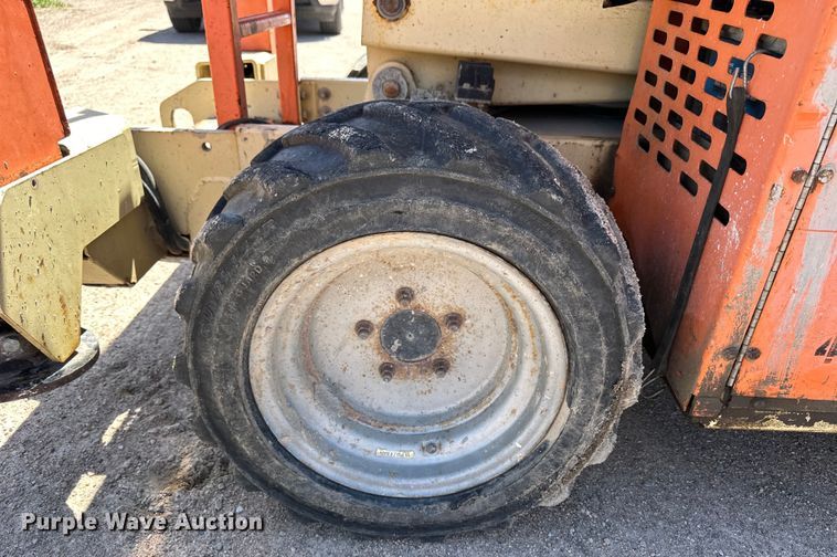 image for item OE9186 2007 JLG 260MRT scissor lift