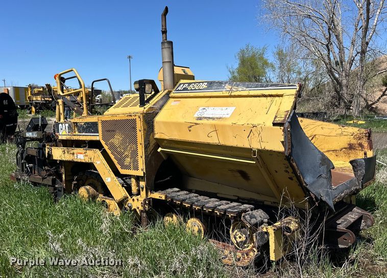 image for item OE9194 2000 Caterpillar  AP-650B paver