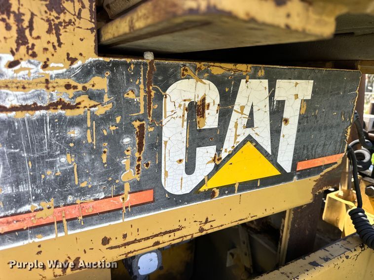 image for item OE9194 2000 Caterpillar  AP-650B paver