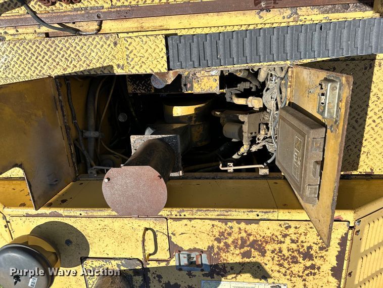 image for item OE9194 2000 Caterpillar  AP-650B paver