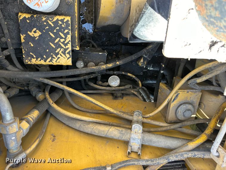 image for item OE9194 2000 Caterpillar  AP-650B paver