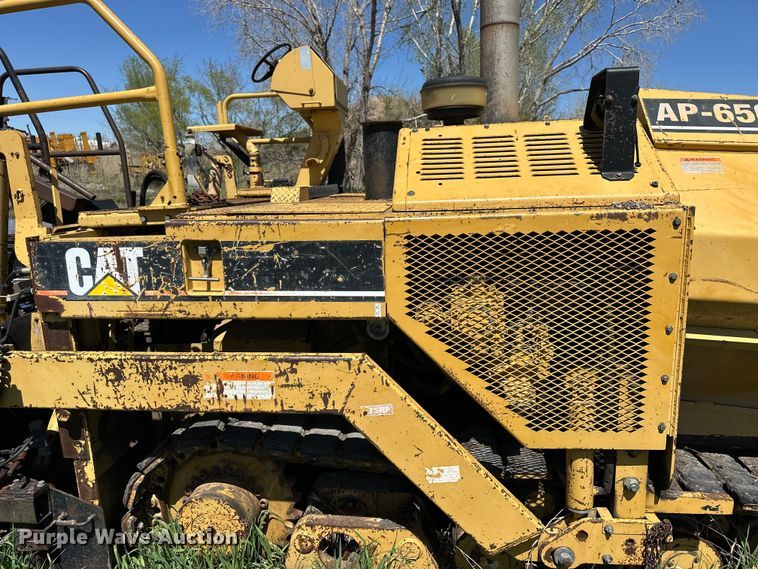 image for item OE9194 2000 Caterpillar  AP-650B paver
