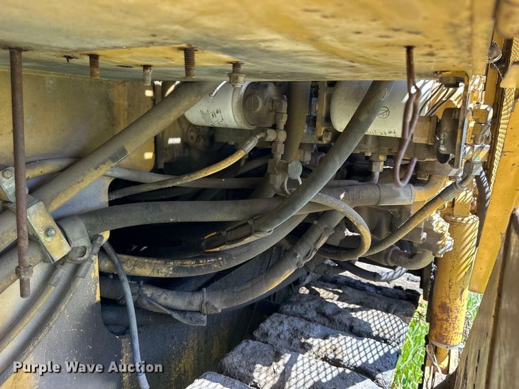 image for item OE9194 2000 Caterpillar  AP-650B paver