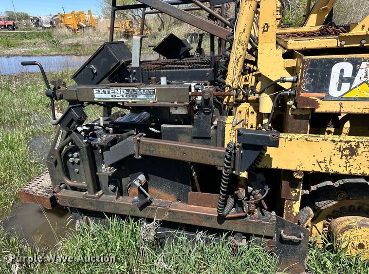 image for item OE9194 2000 Caterpillar  AP-650B paver