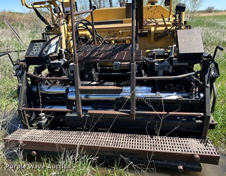 image for item OE9194 2000 Caterpillar  AP-650B paver