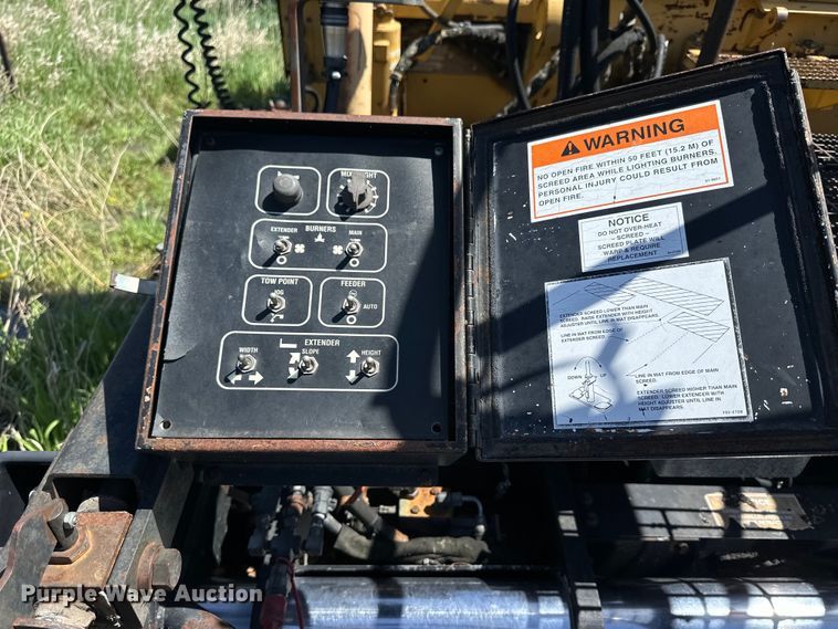 image for item OE9194 2000 Caterpillar  AP-650B paver