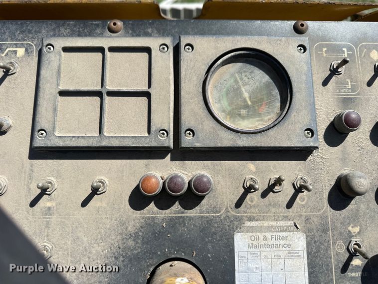 image for item OE9194 2000 Caterpillar  AP-650B paver