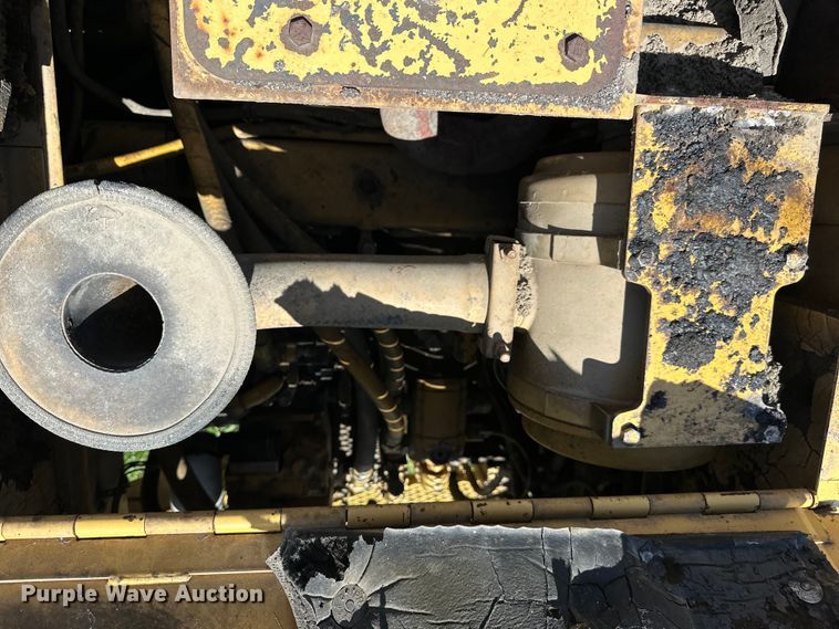 image for item OE9194 2000 Caterpillar  AP-650B paver