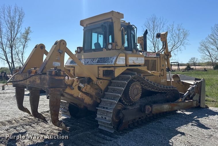 image for item OE9196 2000 Caterpillar  D7R dozer