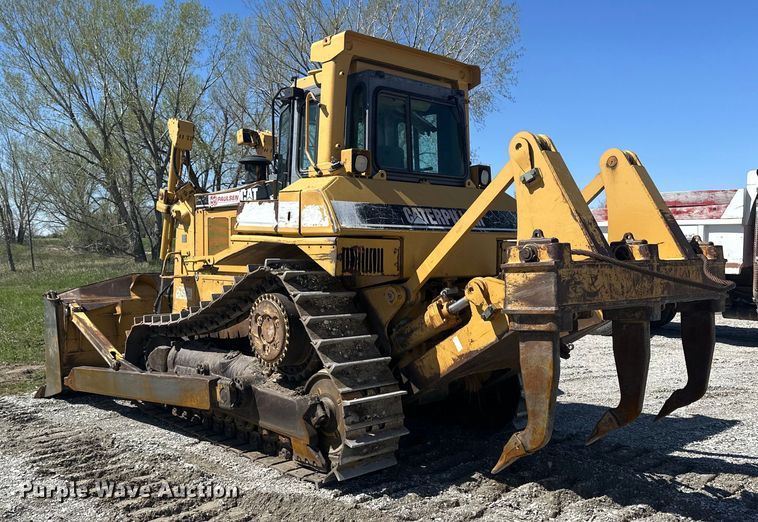 image for item OE9196 2000 Caterpillar  D7R dozer