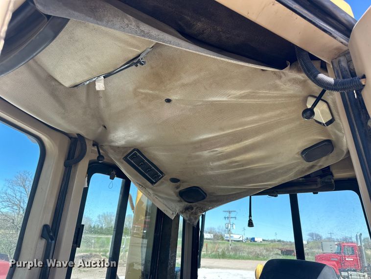 image for item OE9196 2000 Caterpillar  D7R dozer