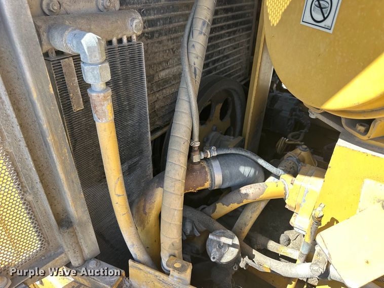 image for item OE9196 2000 Caterpillar  D7R dozer