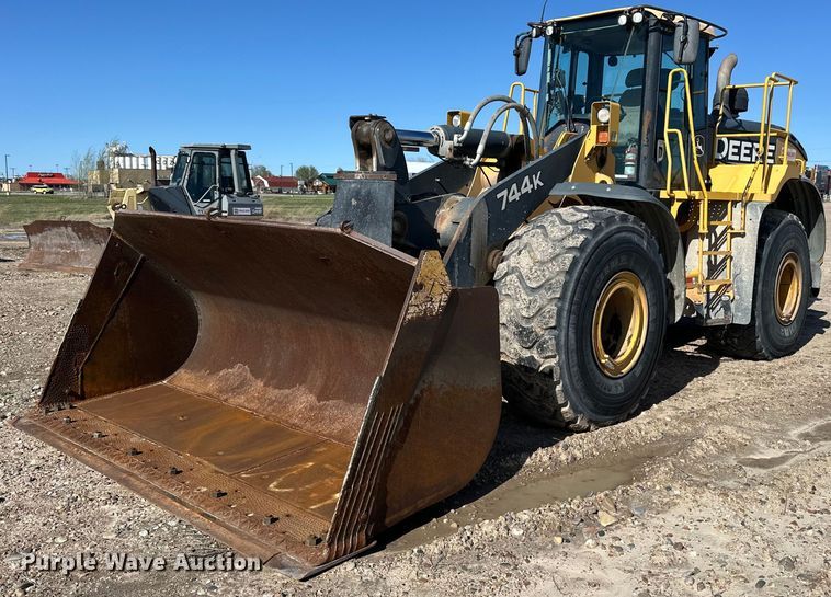 image for item OE9199 2011 John Deere  744K wheel loader