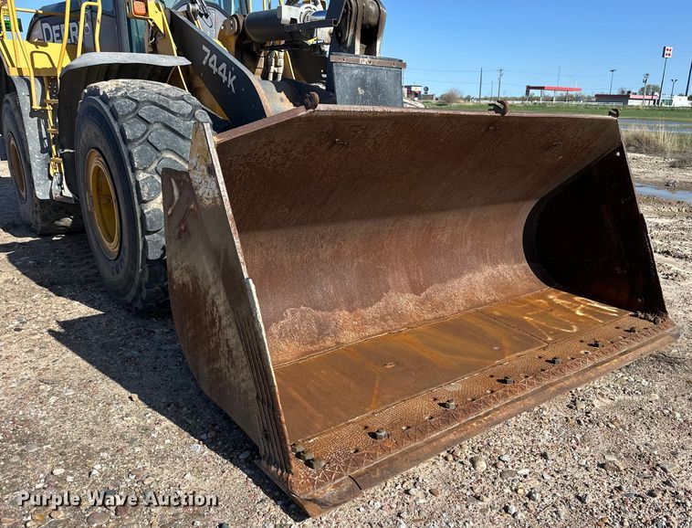 image for item OE9199 2011 John Deere  744K wheel loader