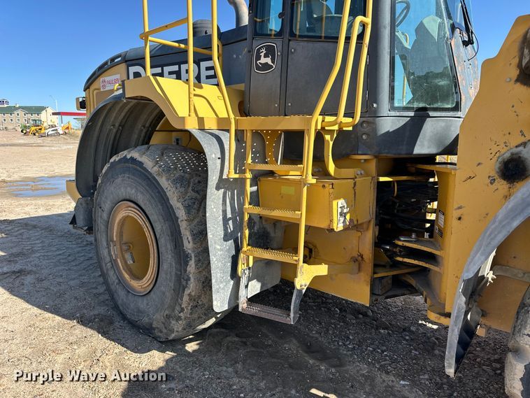 image for item OE9199 2011 John Deere  744K wheel loader