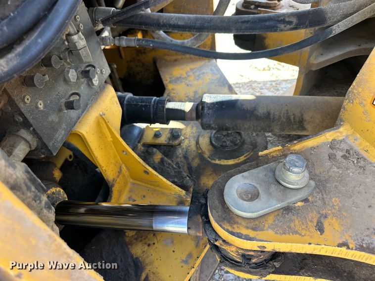 image for item OE9199 2011 John Deere  744K wheel loader